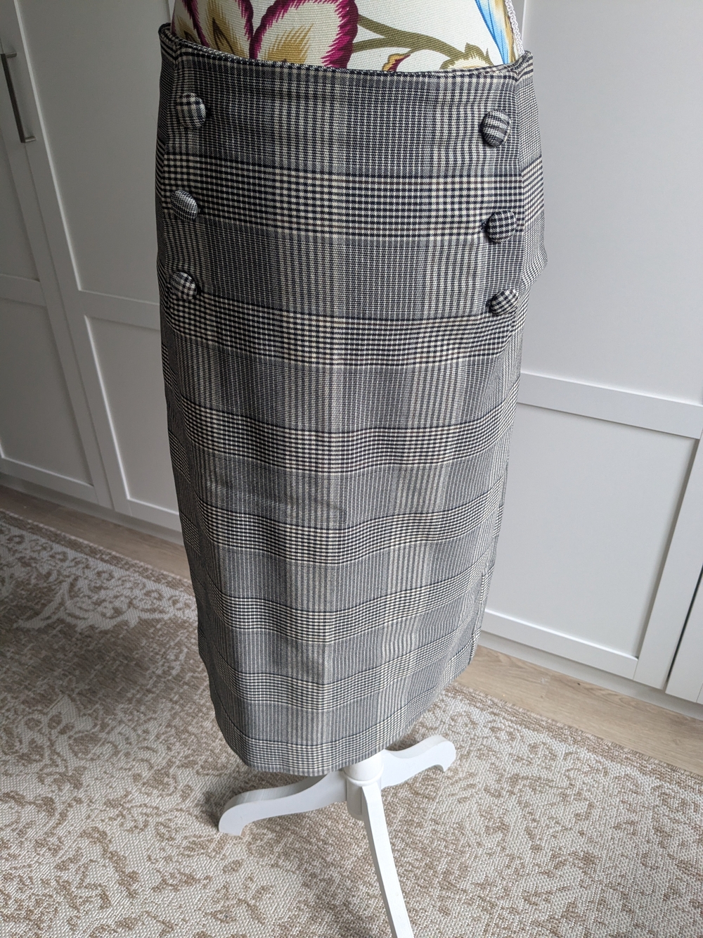 Jules & Leopold Black and White Plaid Pencil Skirt with Button Details